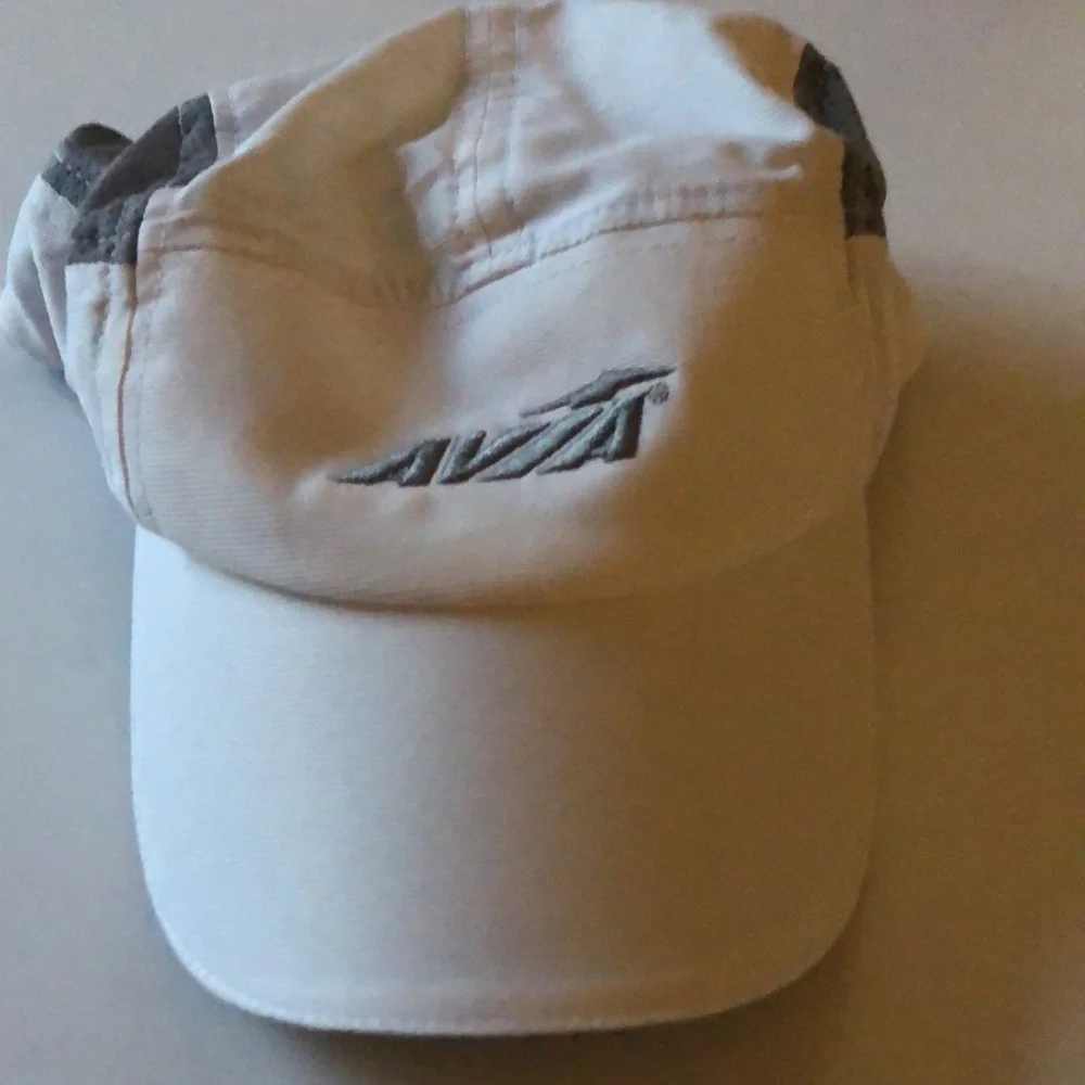 Cap performance womens new OSFM lightweight Avia white